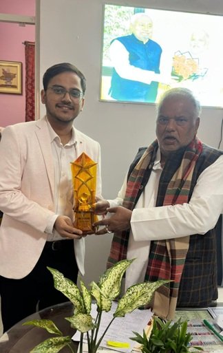 Dr-Sajan-Honored-with-Award